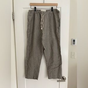 notPERFECTLINEN Cropped Tan and Gray Pants